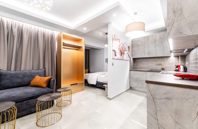 Royal Gold City Suites