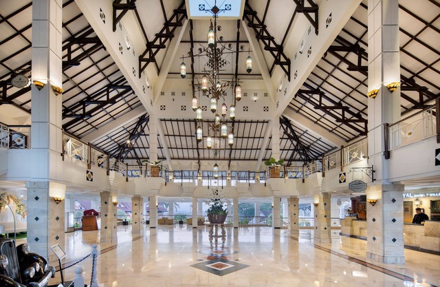 Royal Orchids Garden Hotel & Condominiums
