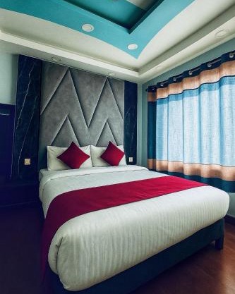 Royal Hotel Restaurant and Bar
