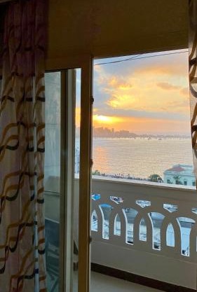 Royal Luxury Apartment with Gorgeous Sea View
