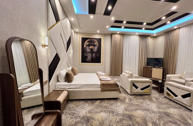 Royal Mansion Hotel