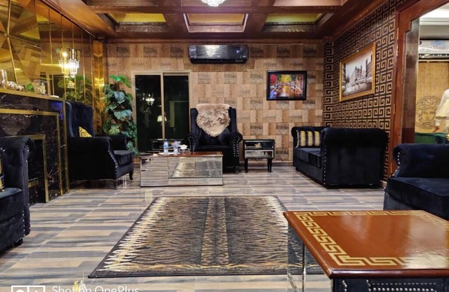 Royal Mansion Hotel