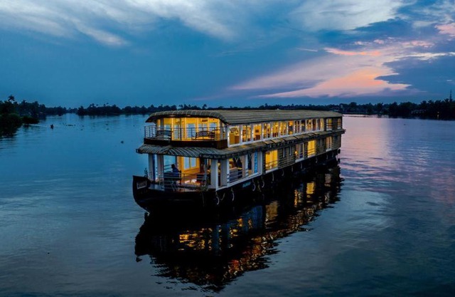 Royal Palace Houseboat