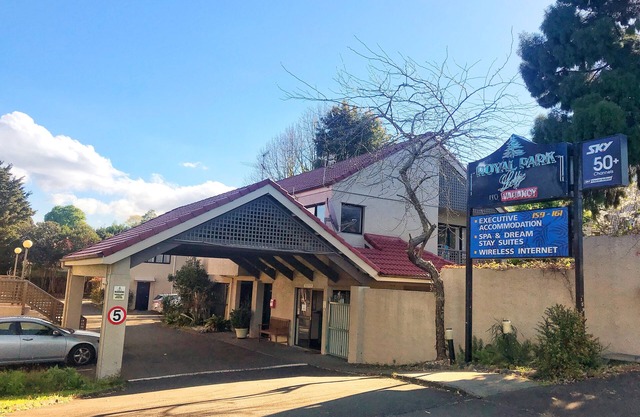 Royal Park Lodge