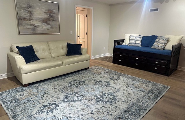 Royal Rebel Retreat: Charming Basement VRBO in Oxford, MS