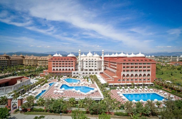 Royal Taj Mahal Hotel