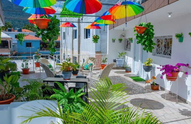 ROYAL TERRACE KING IV
