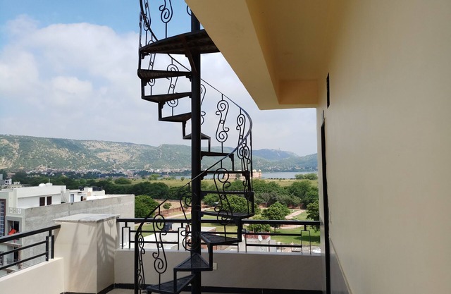 Royal View Hotel