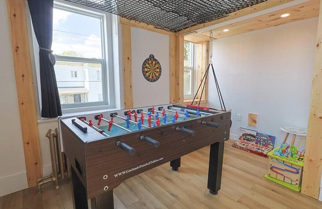 Royale 1918, 6bdr, game room, net, pool & more