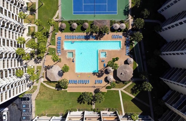 Royale Beach and Tennis Club