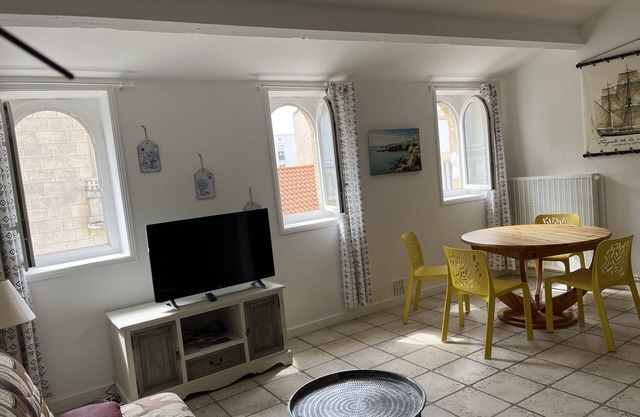 70m2 apartamento 30 m Playa PONTAILLAC 2 EE Y ÚLTIMO PISO DE VILLA CARACTER