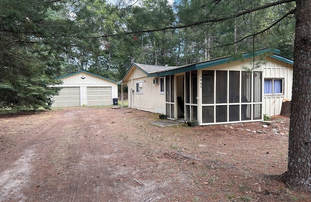 "Royce's Outpost" nearby trails and AuSable River