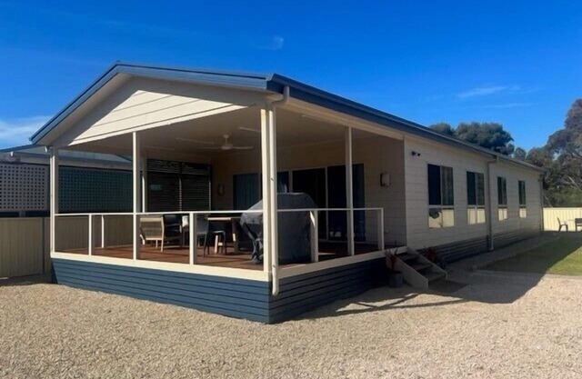 Royston Retreat- Lovely 4 bedroom holiday home - Off Peak special!