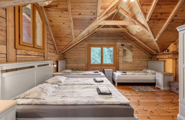 Roze Guest Houses Sklandas