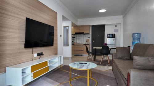 Ruaka apartment with a swimming pool