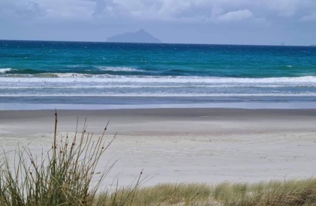 Ruakaka Beach holiday home with Pool