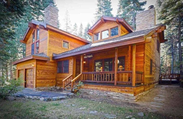 Rubicon Adventure Lodge in Tahoma