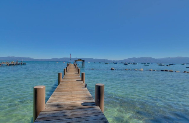 Rubicon Bay Lake Front - 5 HAB con muelle privado, boya y playa de arena