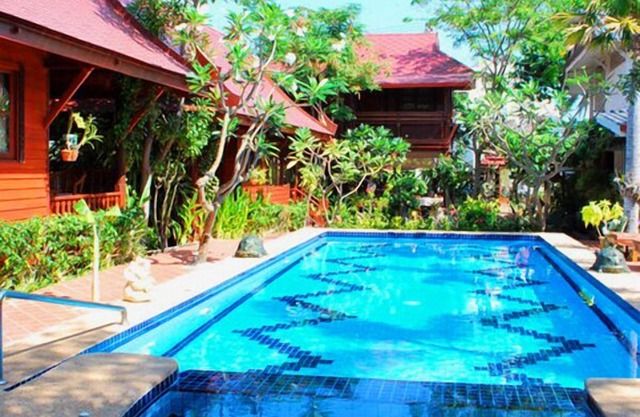 Ruen Kanok Thai House