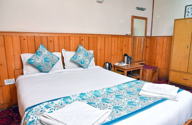 Rufina Royal Lachung