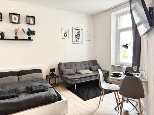 Ruhige Wohnung am Bahnhof - gemütlich, zentral, mit Küche