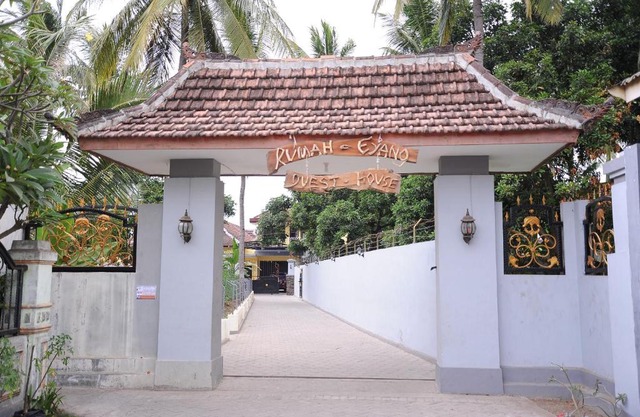 Rumah Eyang Guest House