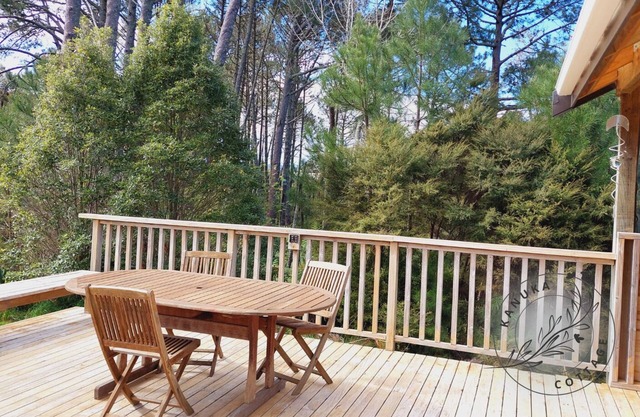 Rural & bush setting, only 2 min drive to beach, perfect for a romantic getaway!