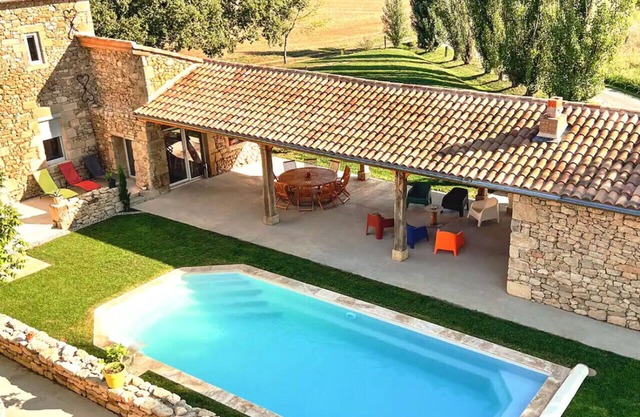 Rural charm, air-con, fast WiFi, close to village