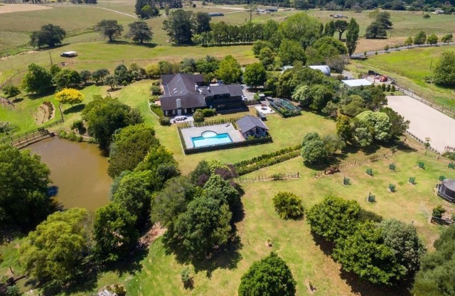 Rural escape with forest trails & wineries on the doorstep