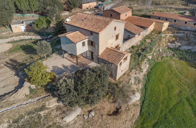 Casa rural 'Cal Trumfet' con vistas a la montaña, terraza privada y Wi-Fi