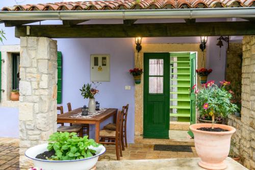 Rural Home Oriana