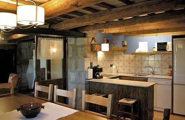 Casa rural con piscina y BBQ para disfrutar del relax en plena naturaleza