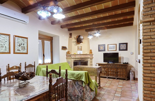 Casa rural 'La Acacia' con piscina privada, Wi-Fi y aire acondicionado