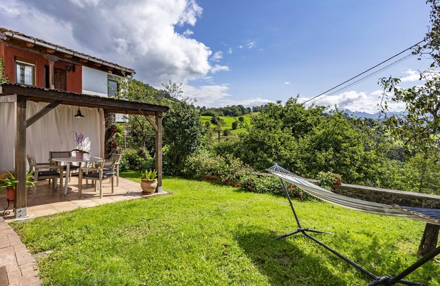 Casa rural 'La Casita De Heidi' con vistas a la montaña, terraza privada y Wi-Fi