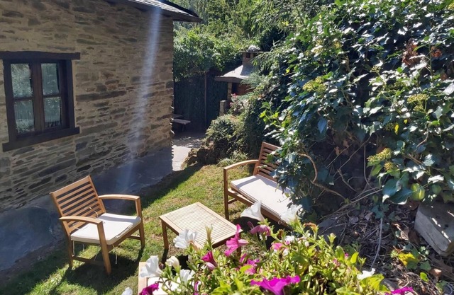 Casa rural 'O Paxar' con vistas a la montaña, terraza privada y Wi-Fi