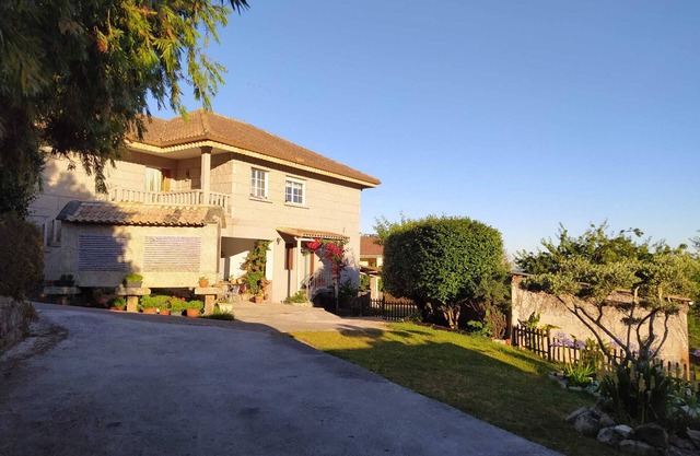 CASA RURAL CON PISCINA cerca de la montaña y de playas