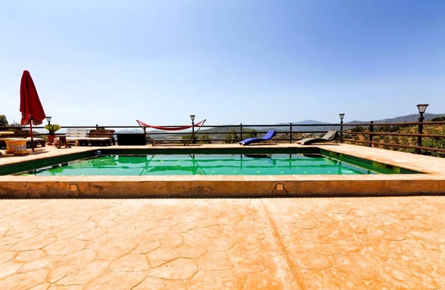 Casa rural con piscina y barbacoa