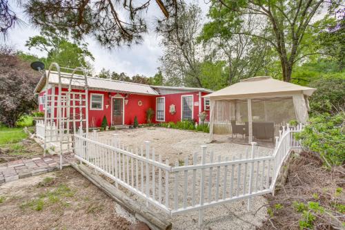 Rural Louisiana Vacation Rental with Fire Pit!