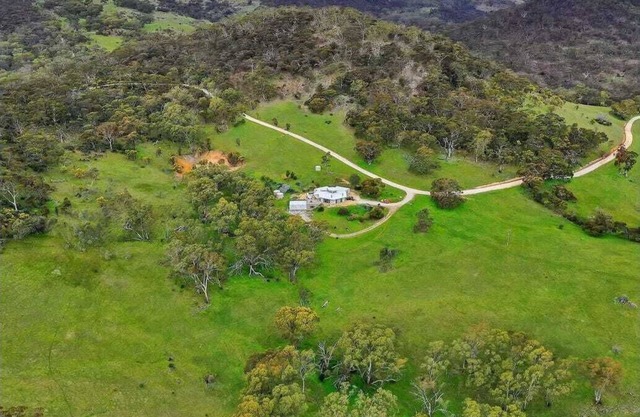Rural retreat! 5 min to wineries / 10 min to town!