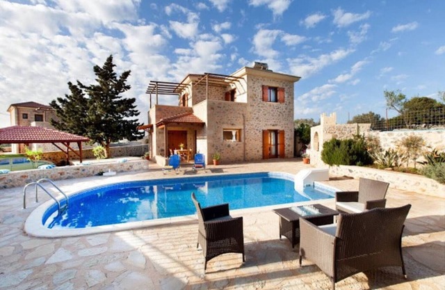 Rural Stone Villa with private pool and mountain views near local sandy beaches!