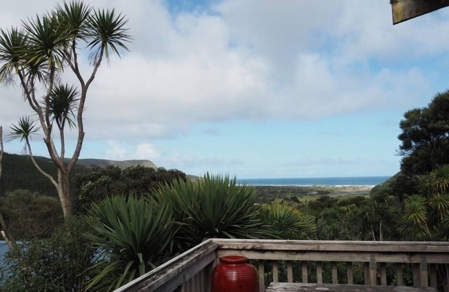 Ruru Cottage enclavado en la hermosa playa de Bethells