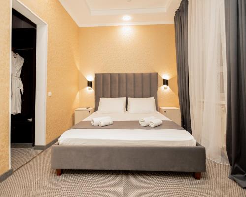 "Rush Hotel"