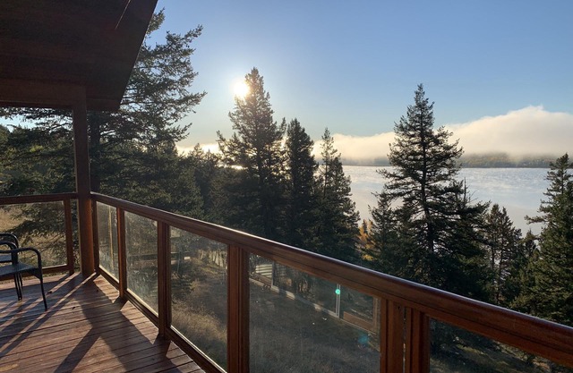 Rustic 1 Bdrm Suite, Lakeside - Wolf Den