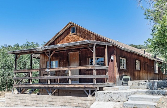 Rustic 5BR Cabin in Glamping Resort w/ Firewood for Relaxing Evening