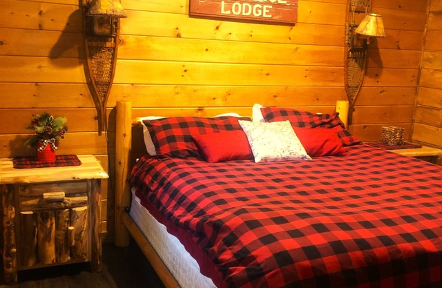 Rustic Adirondack Cabin steps away from New Rail Trail & Lake Clear