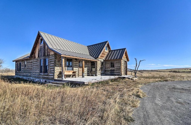 Rustic and Rural Cabin in Dupuyer on Open 14 Acres!