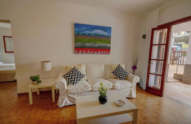 Apartamento rústico Terrassa en Cala Ratjada en Mallorca para 4 personas con terraza.