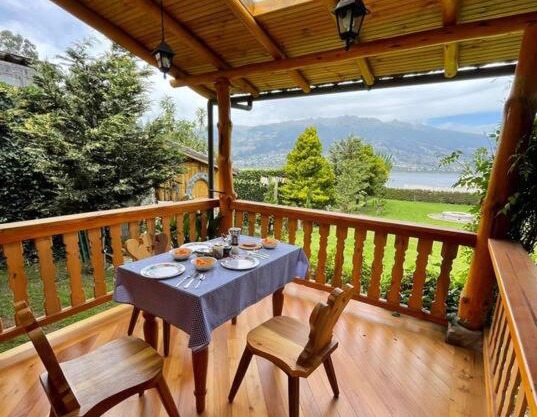 Rustic Cabin by Lake San Pablo close Otavalo