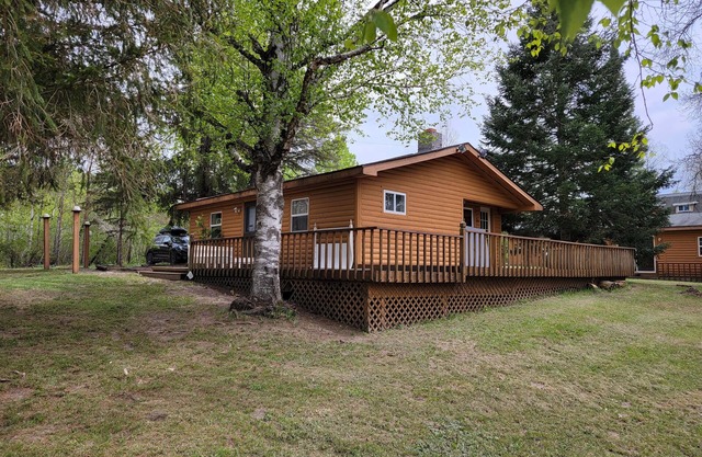 Rustic Cabin on River just off the beaten path