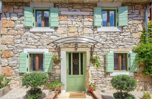 Casa Dvi Mendule / Charming Casa Dvi Mendule near Brtonigla, northern Istria